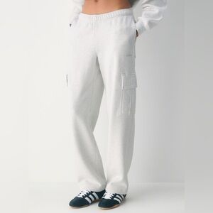 NWT - Aritzia Cozy Sweatfleece Mega Cargo Sweatpant Heather Cloud White Size XS